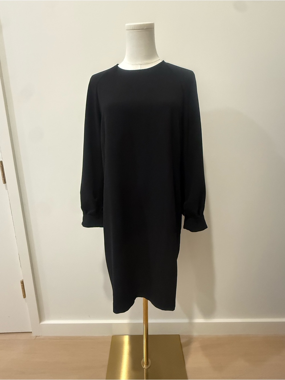 Whistles Black Long-Sleeve Shift Dress with Gathered Cuffs